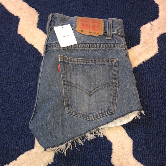 Levi’s Women’s 505 Regular Denim Shorts - Picture 1 of 5